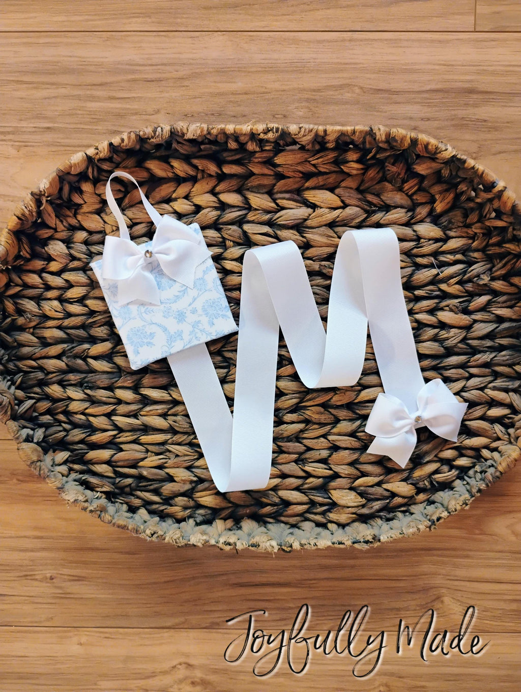 Blue Toile Hair Bow Holder: Handmade Organizer